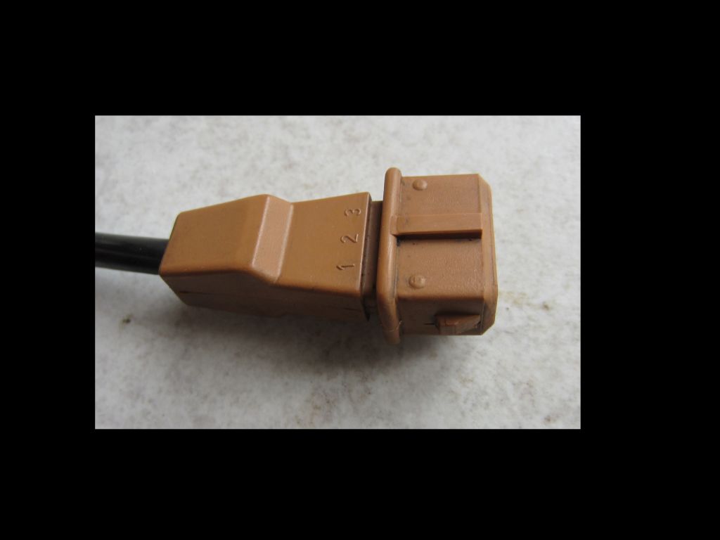 Attached picture 369256-Stecker2.JPG